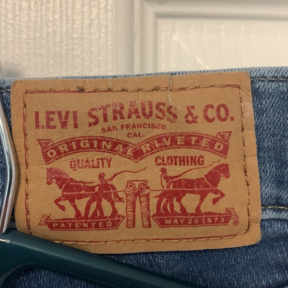 Levi Jeans - Picture 3 of 4